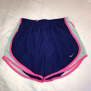 Nike Women’s Tempo Running short